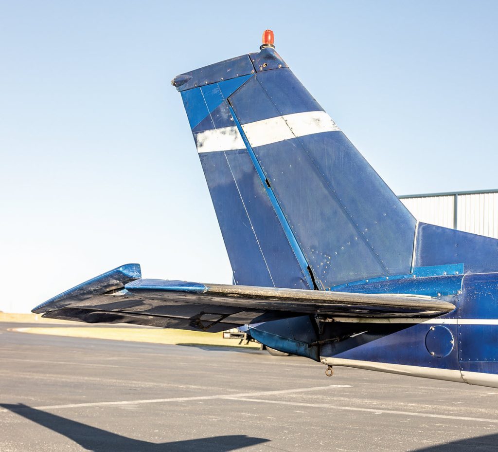 tail and beacon of Cessna 150J