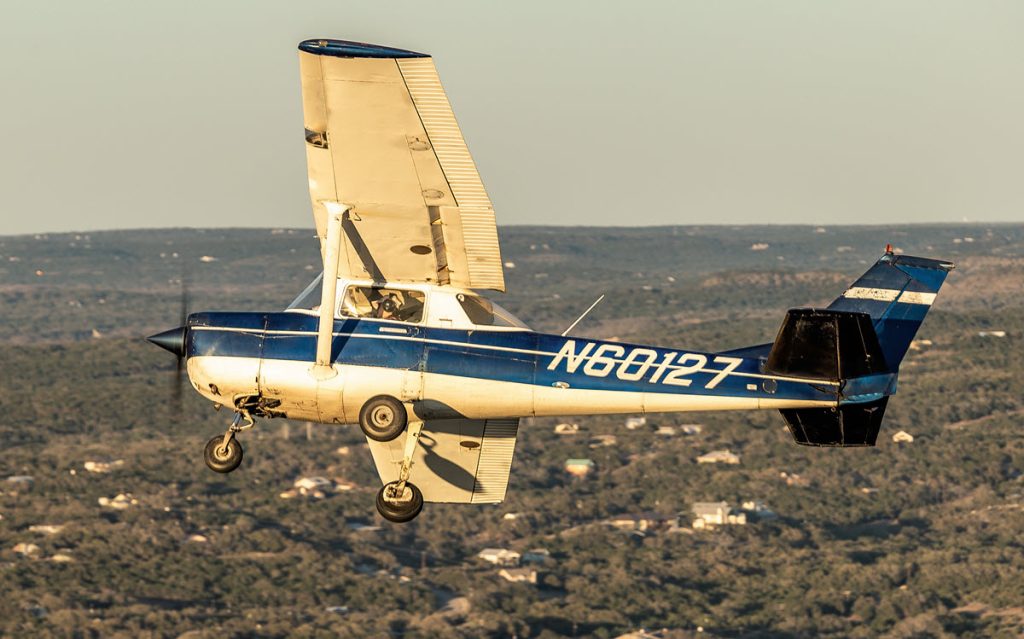Cessna 150J in flight