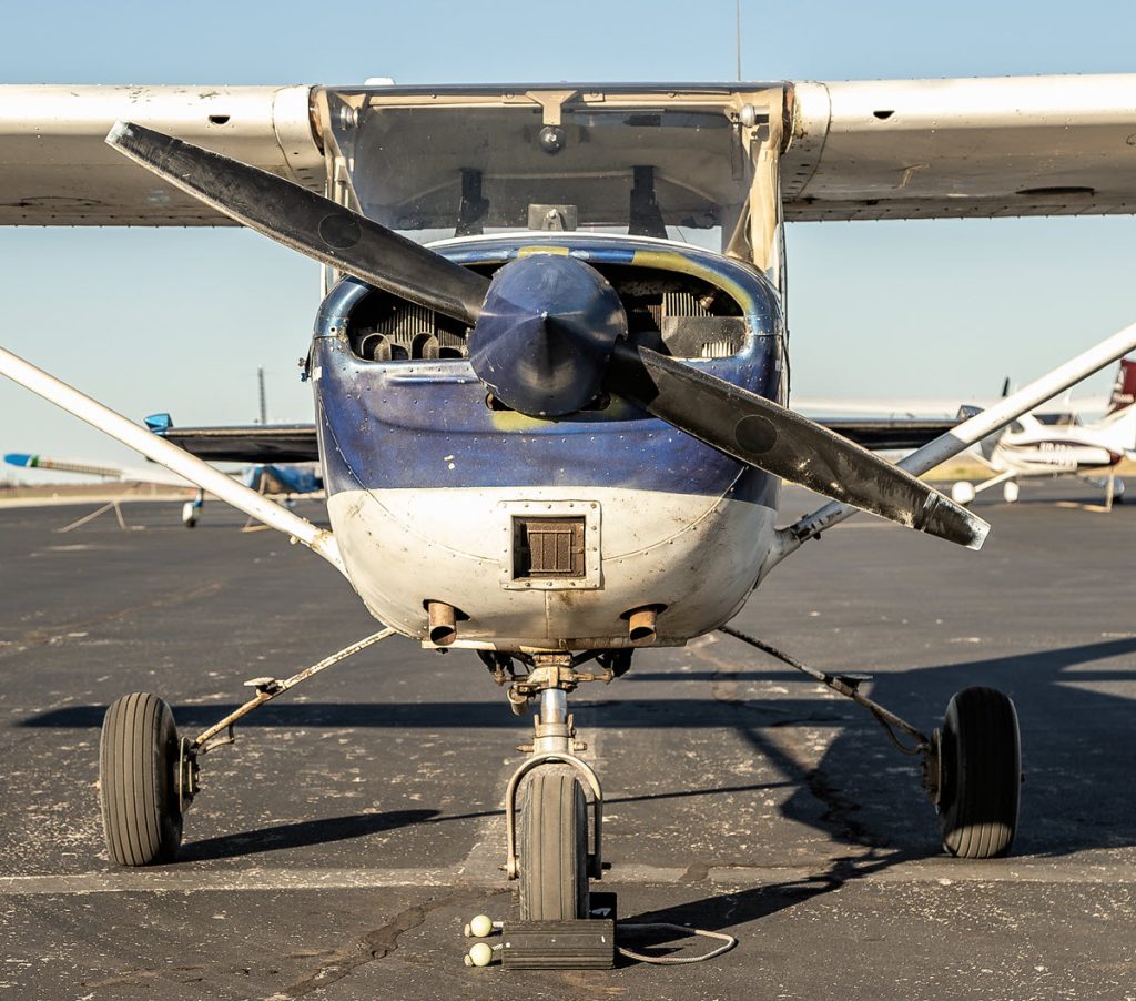 front view of Cessna 150J