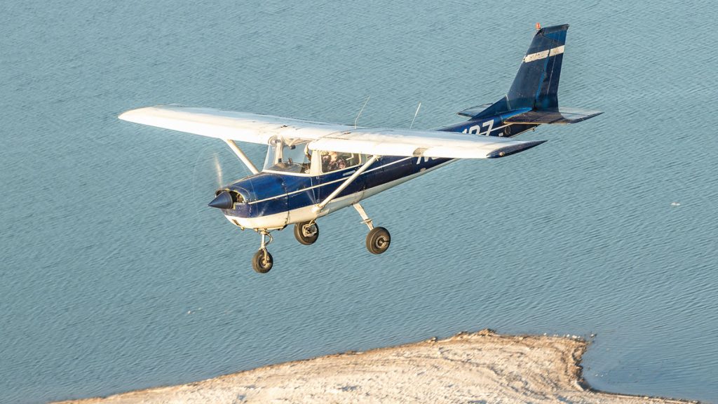 Cessna 150J in flight