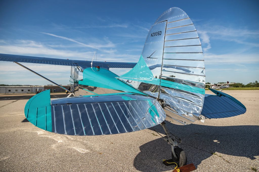 tail fin of Cessna 170B